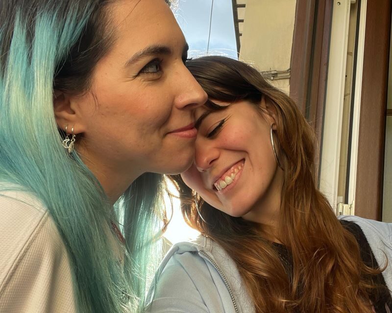 Celia Becks y Jordana B lanzan “Irte a Explorar”
