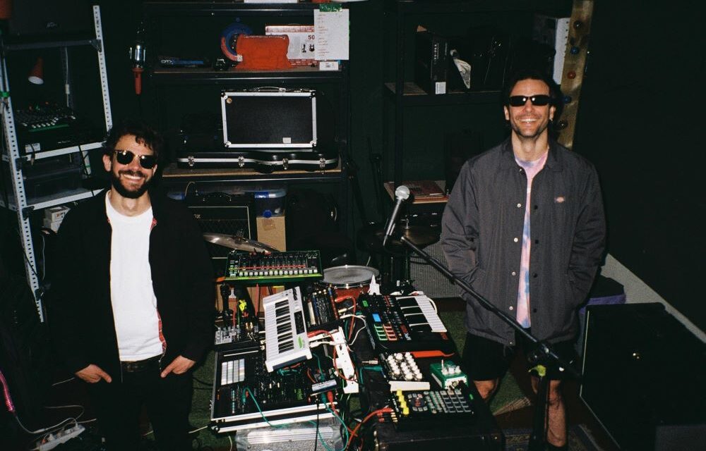 PARFAVAR Nuevos románticos con sintetizadores