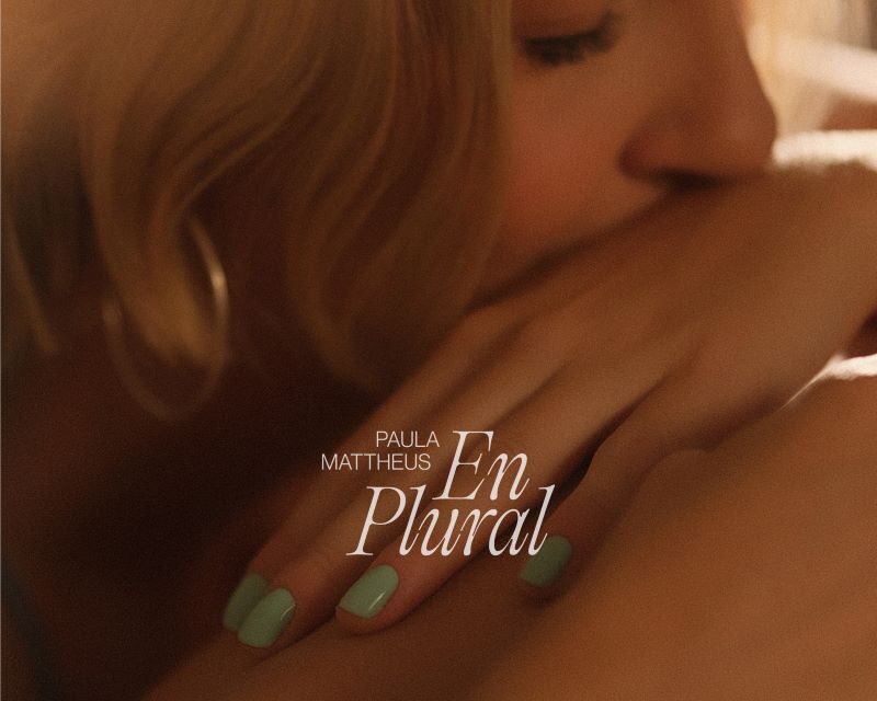 PAULA MATTHEUS En Plural