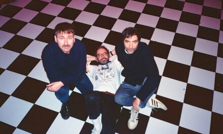 Mujeres anuncia gira de salas