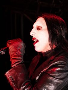 Marilyn Manson Misa negra a 40 grados